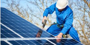 Installation Maintenance Panneaux Solaires Photovoltaïques à Pelouse